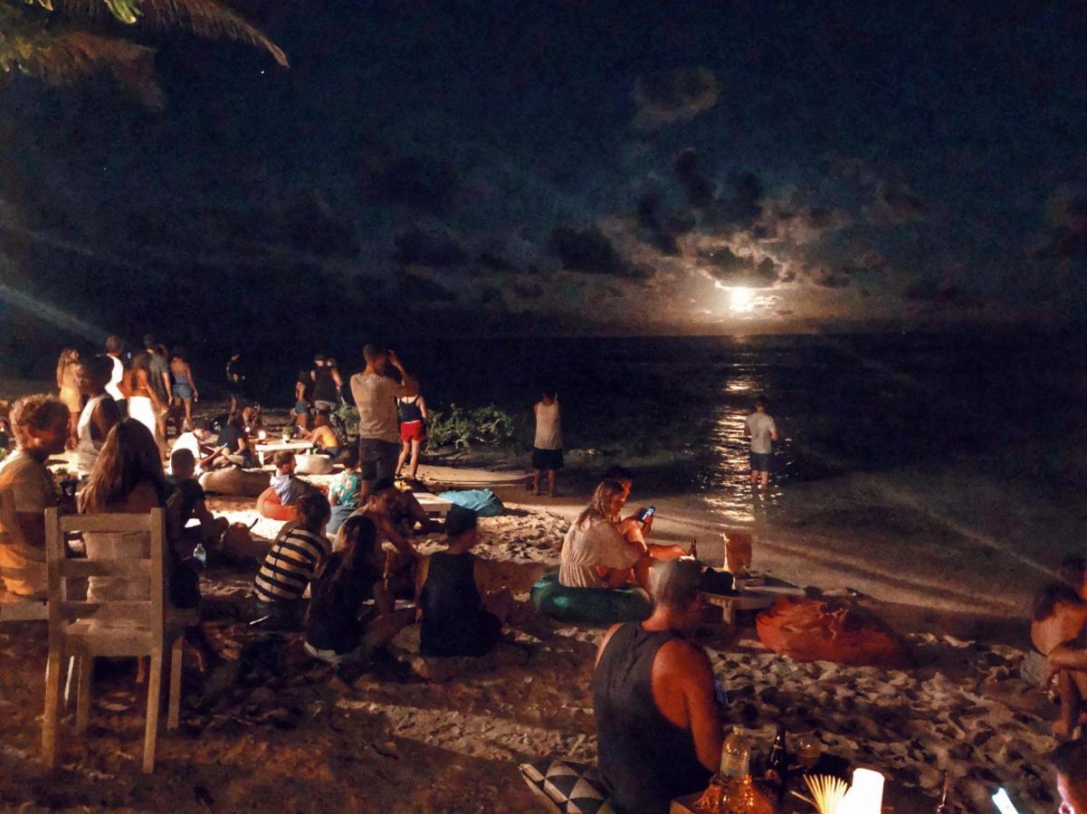 White Banana Beach Club Хенерал Луна Екстериор снимка